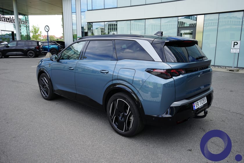 Bilde 4 av Peugeot E-5008 Dual Motor GT-Line Executive 4x4 - Fullutstyrt - 7 seter