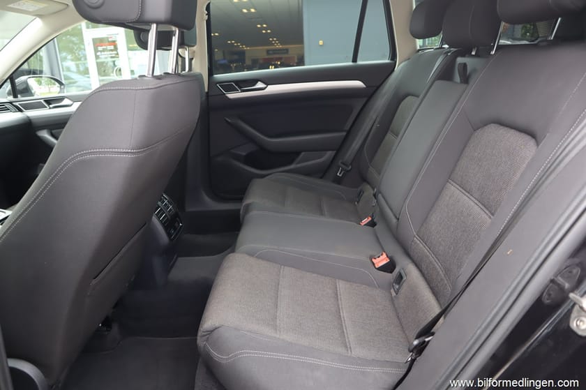 Bild 5 av Volkswagen Passat Sportscombi 2.0 TDI FWD 150hk Aut Backkamera Svensksåld