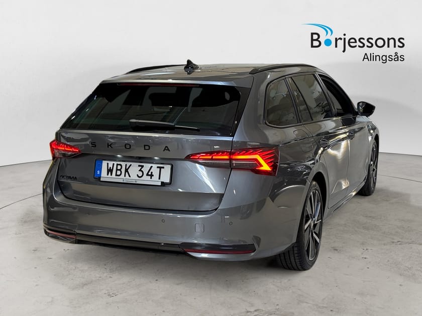 Bild 3 av Škoda Octavia Kombi Combi Sportline mHEV 150hk Drag / Kamera