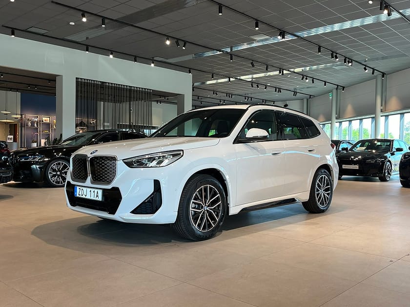 Bild 1 av BMW iX1 xDrive30 M Sport D/A Plus Rattvärme Drag