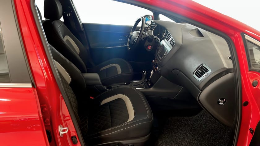 Bild 3 av Kia cee'd_sw SW GT-Line 136HK / Kamera / Drag / låga mil