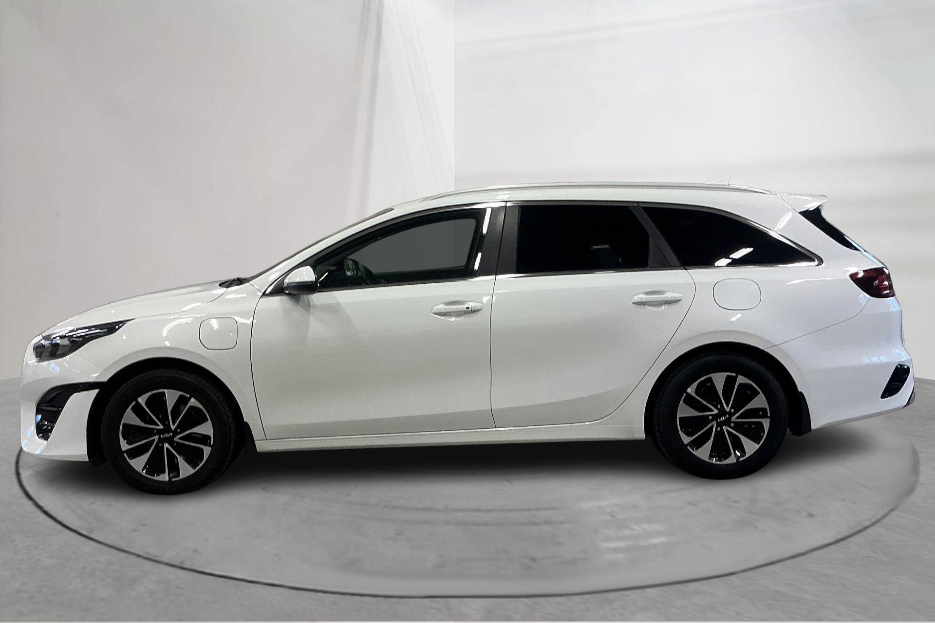 Kia Ceed Sportswagon Plug-in Hybrid 2023, bild 2/10