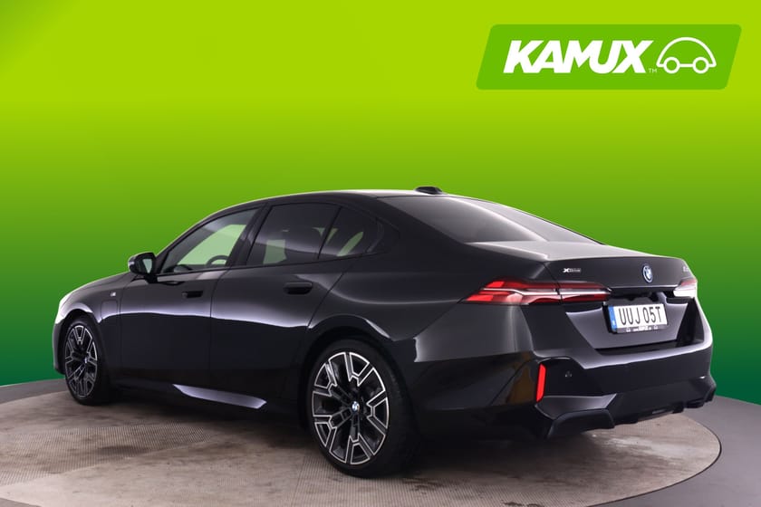 Bild 5 av BMW 530e xDrive M Sport Business Innovation 360 Bowers Drag HuD Travelpkt Ambient