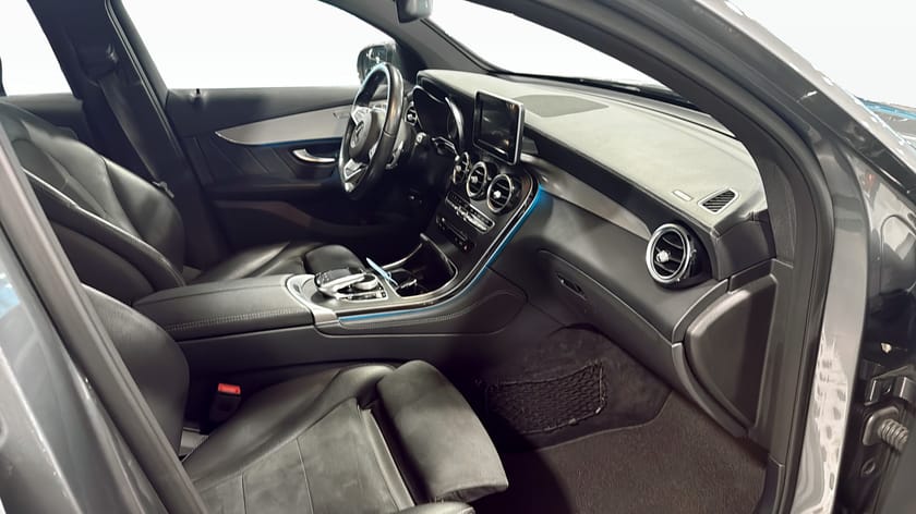 Bild 4 av Mercedes-Benz GLC 220 d Coupé 4MATIC | | AMG | Taklucka | Dragkrok