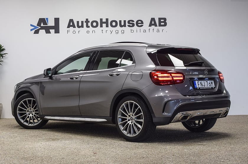 Bild 2 av Mercedes-Benz GLA 200 AMG Line Pano Skinn CarPlay B-Kamera