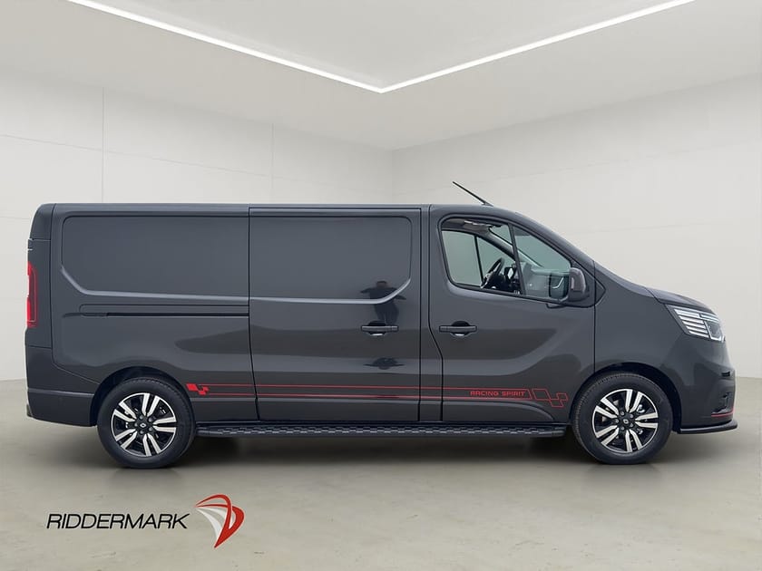 Bild 2 av Renault Trafic Skåpbil Racing Spirit L2 Cockpit Drag B-Kamera Moms