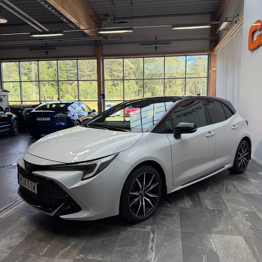Bild 5 av Toyota Corolla Hybrid 2.0 e-CVT GR Sport 196hk 5dr Head Up Euro 6