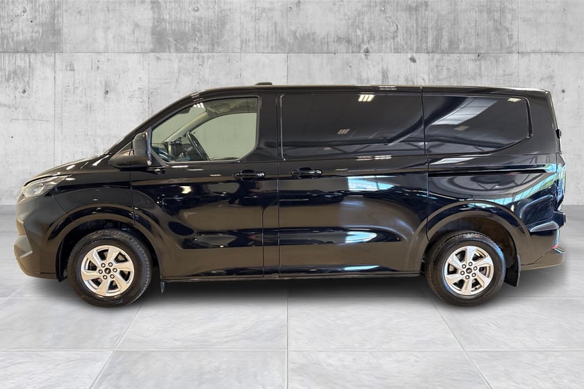 Bilde 2 av Ford Transit Custom 320 Limited AWD L1 H-feste/Webasto/Kamera/2xskyvedør/ACC++