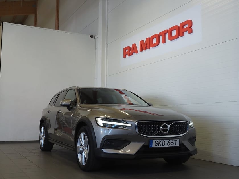 Bild 1 av Volvo V60 Cross Country D4 190hk AWD Advanced SE II | Drag | Navi | Kamera |