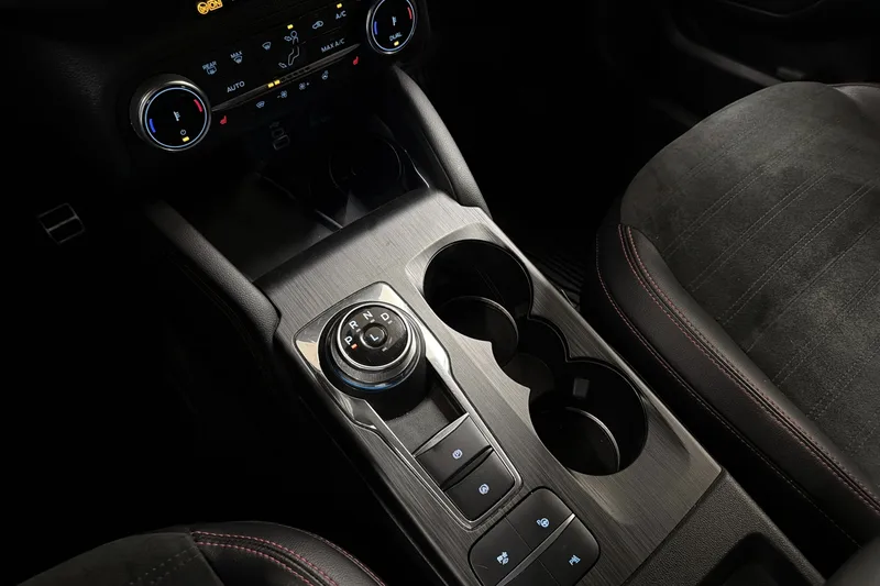 Ford Kuga Hybrid AWD bilde 30