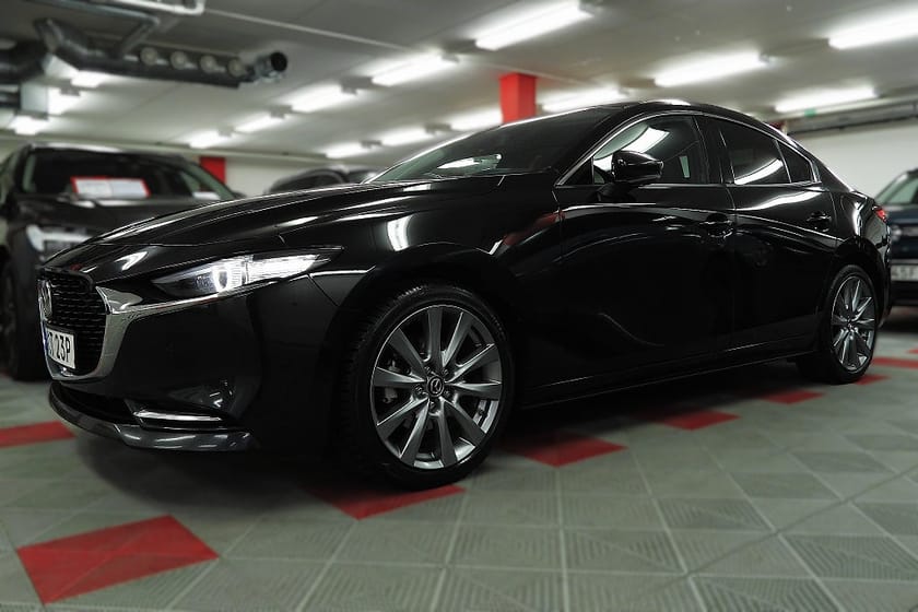Bild 3 av Mazda 3 Sedan 2.0 e-SKYACTIV-X M Hybrid HUD Drag 360° kam SoV Hjul
