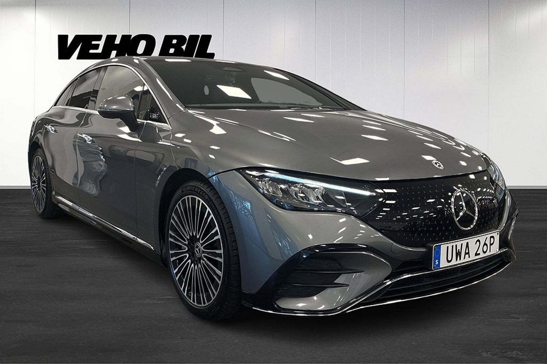 Mercedes-Benz EQE 300 AMG Drag 2023, photo 2/10