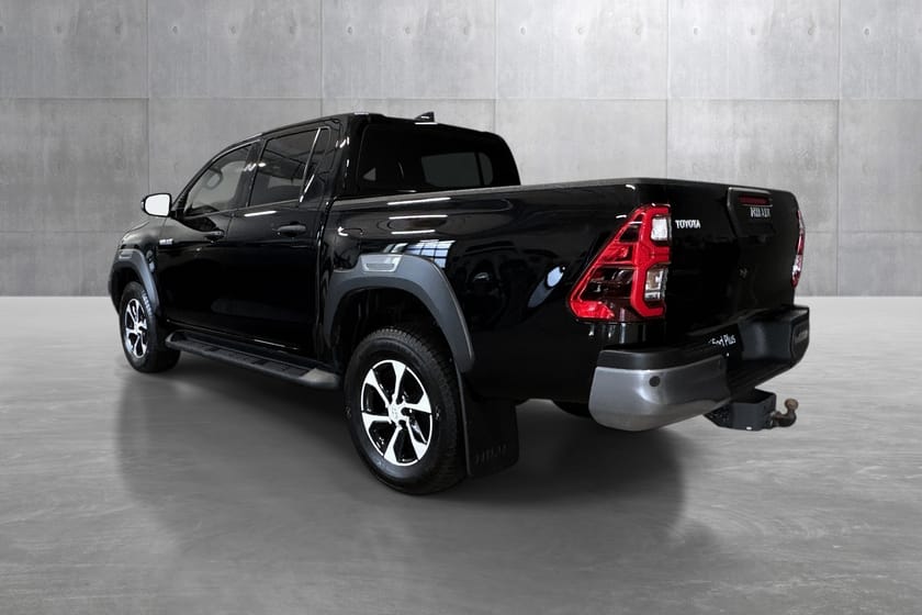 Bilde 3 av Toyota Hilux Dobbelcab 2.4 Diesel D-4D Automat 6 gir 4x4 SR+ Invincible X