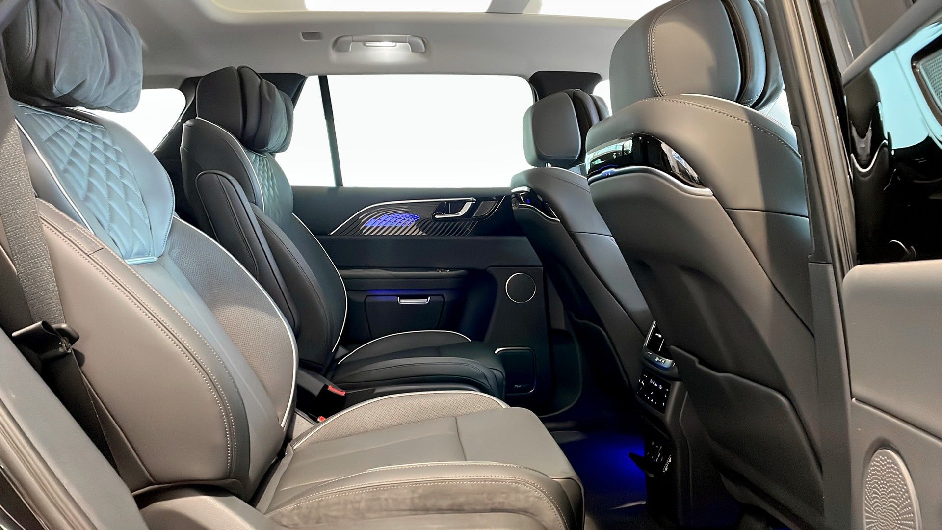 Hongqi E-HS9 EXCLUSIVE 99kWh / 6-SITS 2022, bild 5/10