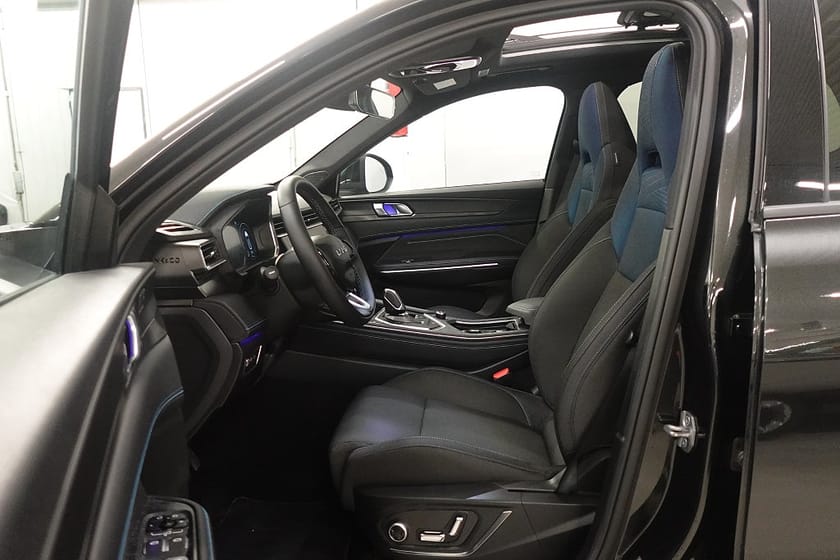 Bild 4 av Lynk & Co 01 PHEV DCT Euro 6 Pano Adap-F Ambient 360° Infinity