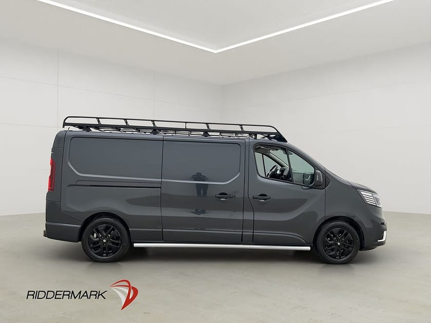 Bild 2 av Renault Trafic Skåpbil Racing Spirit 170hk L2 Värm Drag Kamera Moms