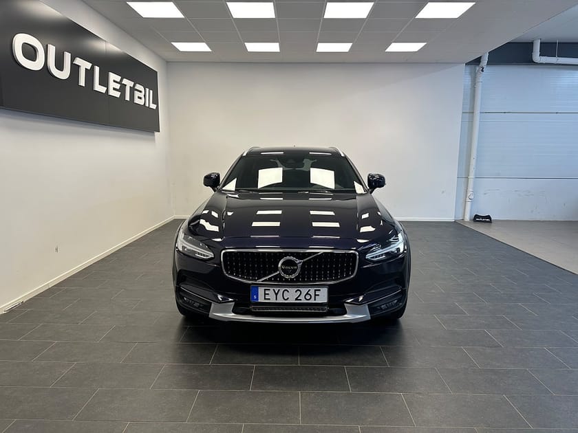 Bild 4 av Volvo V90 Cross Country D4 AWD  Pro Plus Head Up Drag Carplay H&K Läder