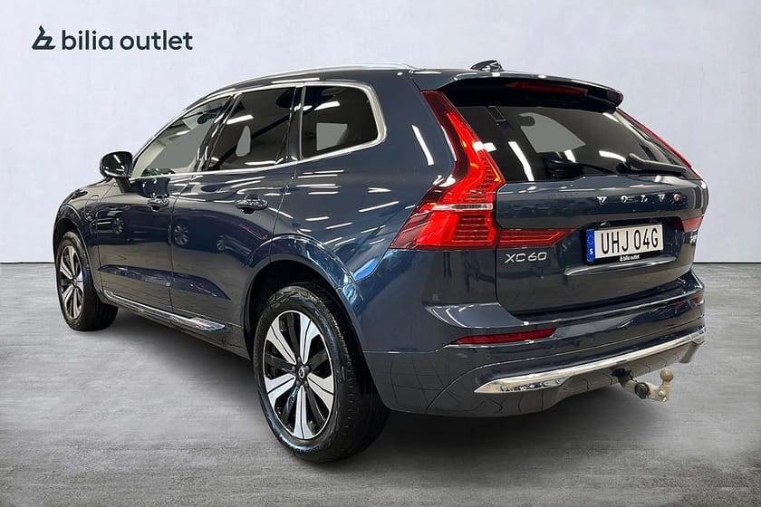 Bild 5 av Volvo XC60 T6 Plug-In Hybrid AWD Core Edition 350hk Drag Pano BLIS