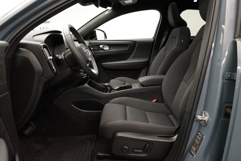 Bild 5 av Volvo C40 Recharge Single Motor Ultimate, Panoramatak, Förarstol elmanövrerad, Dragkrok