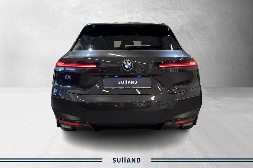 Bilde 4 av BMW iX xDrive50 xDrive 50 | Fully Charged | Krok | Luft | Batteritest
