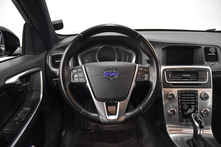 Bild 2 av Volvo V60 Cross Country D4 AWD Summum D-värm Skinn Rattv Dragkrok