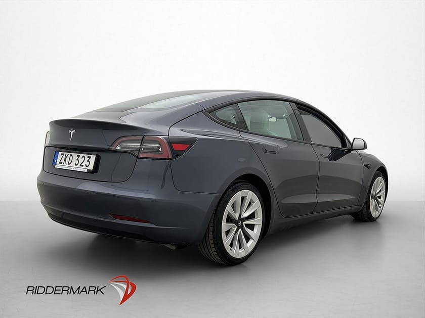 Bild 5 av Tesla Model 3 Standard Range Plus AP Pano Skinn Sv-Såld