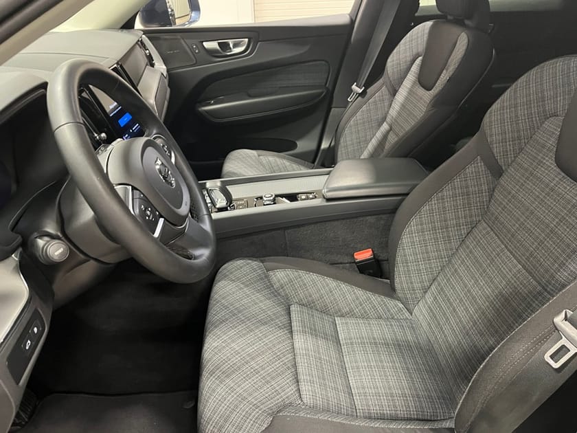 Bild 5 av Volvo XC60 Recharge T6 Core Edition *V-hjul/Drag/H&K*