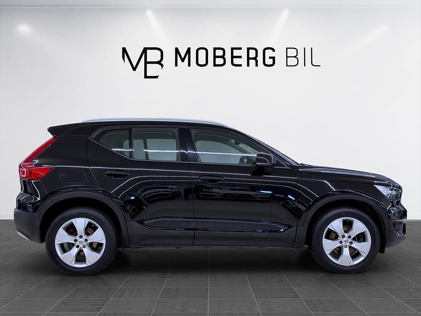 Bild 3 av Volvo XC40 T2 Manuell 129hk Momentum PDC CarPlay