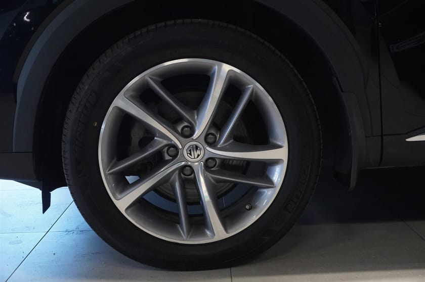 Bild 4 av MG EHS PHEV Luxury Pebble Black