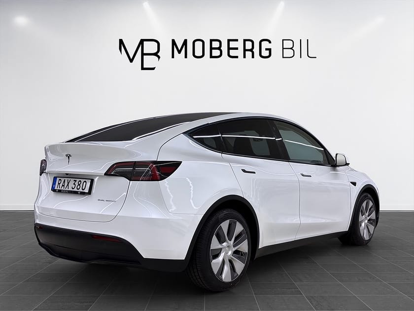 Bild 5 av Tesla Model Y Long Range AWD 514hk Pano Läder Drag B-Kamera