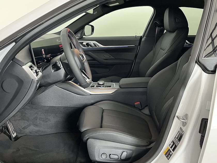 Bild 5 av BMW i4 M60 xDrive Gran Coupé M Sport Pro 19" H/K Drag Rattvärme