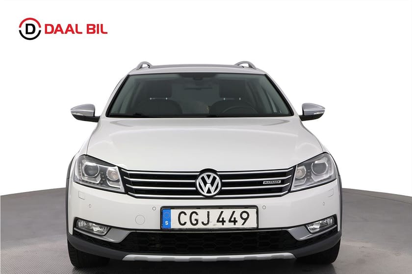 Bild 2 av Volkswagen Passat Alltrack 2.0 TDI 4M 177HK PREMIUM B-KAM NAVI PANO BI-XENON
