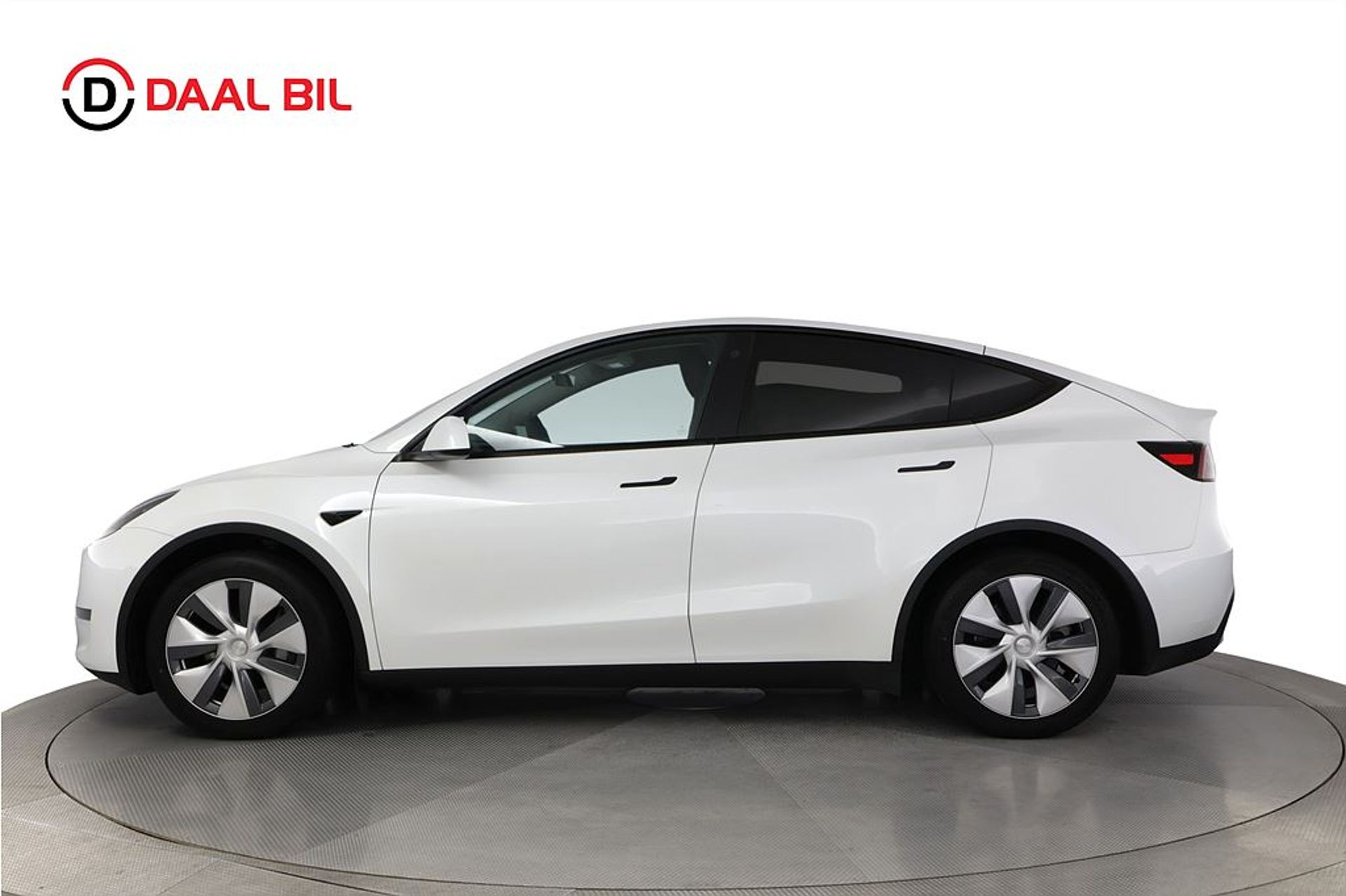 Tesla Model Y 2023, kuva 9/10