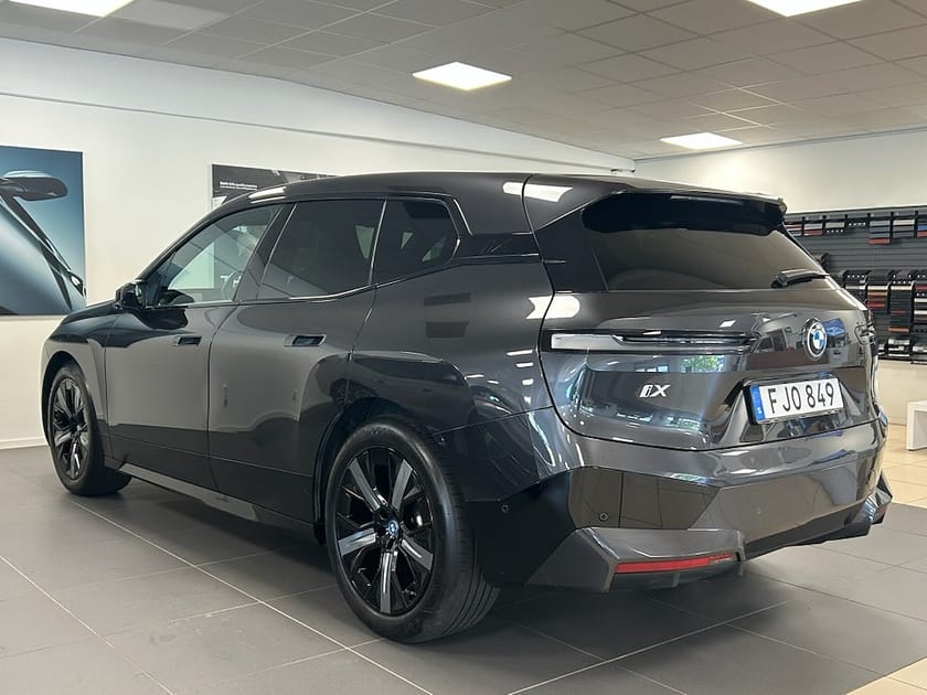 Bild 5 av BMW iX xDrive50 M-Sport Adaptiv Farthållare Keyless H/K