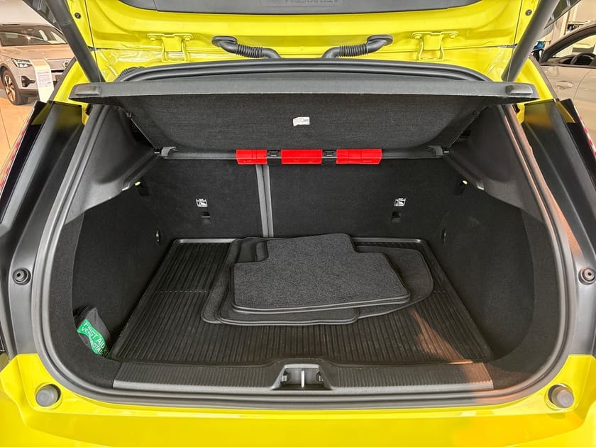 Bild 3 av Volvo EX30 Twin Motor Performance Plus 🟢, Tonade rutor, Harman/Kardon, Värmepump, Adaptiv farthållare