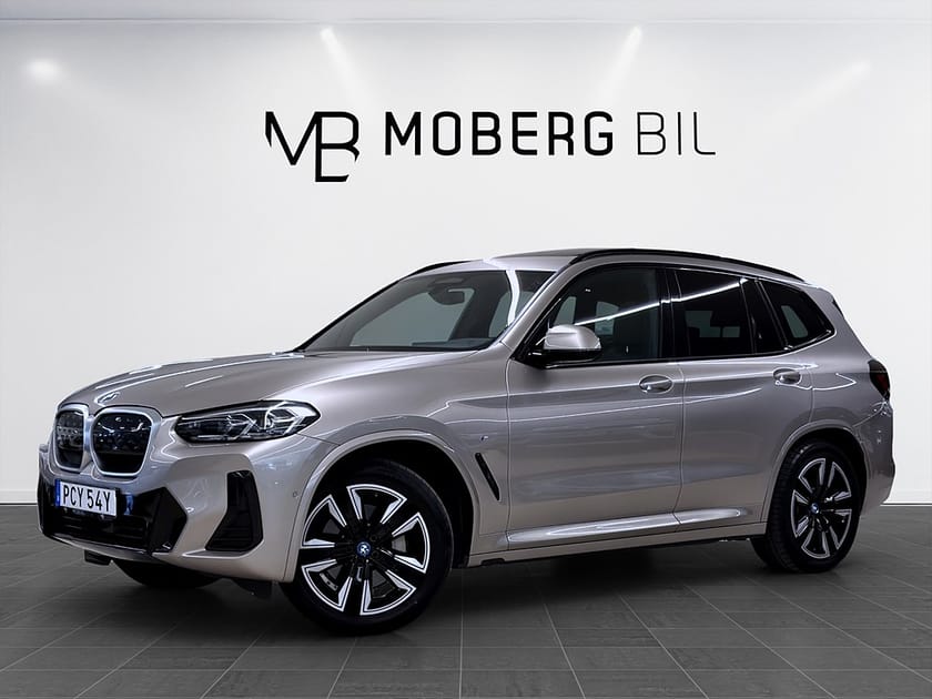 Bild 1 av BMW iX3 286hk M Sport Charged Pano Navi Drag B-kamera