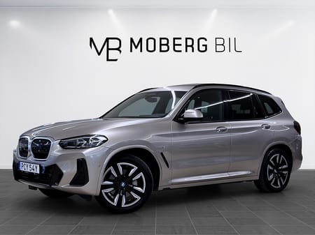 BMW iX3 286hk M Sport Charged Pano Navi Drag B-kamera