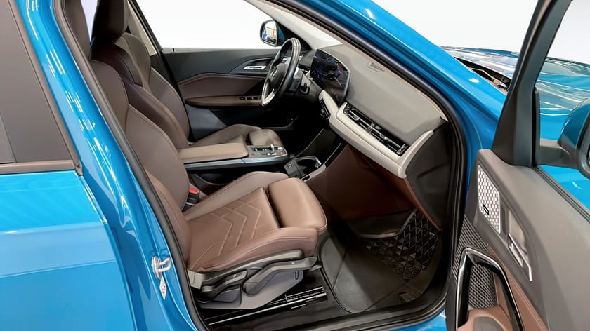 Bild 3 av BMW iX1 xDrive30 30e xDrive Elstol med minne H/K Massagestol Drag Rattvärme