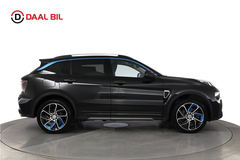 Bild 5 av Lynk & Co 01 PHEV DCT 261HK 17,6kWh INFINITY® PANORAMA 3D-VIEW NFC