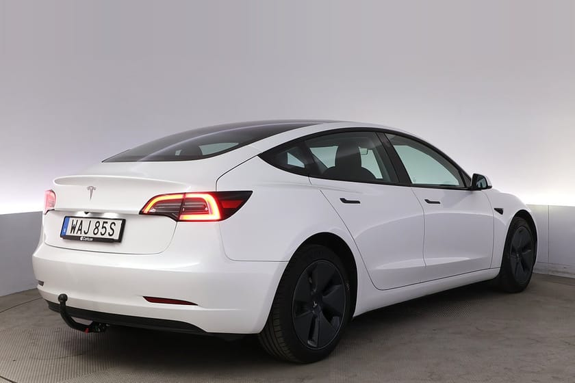 Bild 5 av Tesla Model 3 Standard Range Refresh AP Drag Pano V-hjul