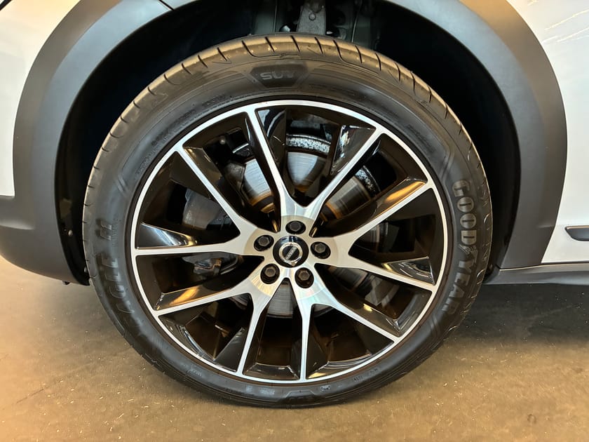 Bild 5 av Volvo V90 Cross Country / Panoramaglastak / Navigation / BLIS / 360 Kamera / Dragkrok / HUD /