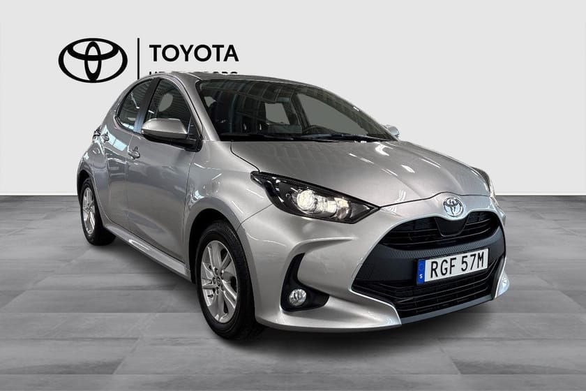 Bild 2 av Toyota Yaris Hybrid 115 1,5 5d Active med Komfortpaket
