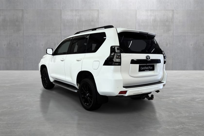 Bilde 3 av Toyota Land Cruiser 5-dørs 2.8 Diesel High Power D-4D Aut. 4x4 VX  black pack