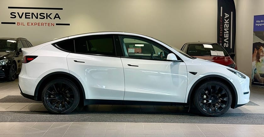 Bild 4 av Tesla Model Y Long Range AWD 514hk Autopilot/Panorama/Garanti/V-hjul