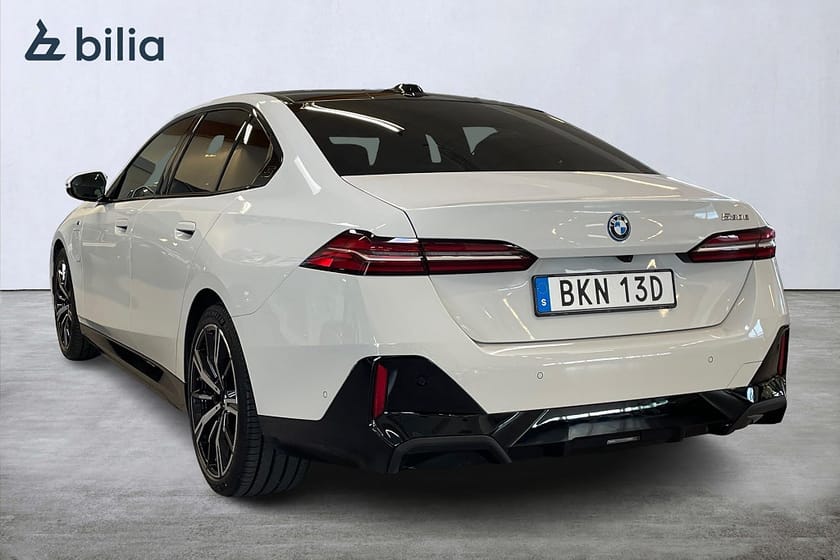 Bild 2 av BMW 530e M Sport Panorama Värmare Komfortstolar 360 Kamera Drag
