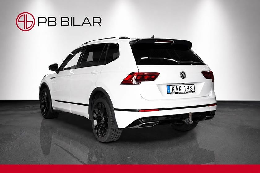 Bild 4 av Volkswagen Tiguan Allspace 7-sätes 2.0 TDI 4M R-Line 7-Sits Cockpit B-Kam