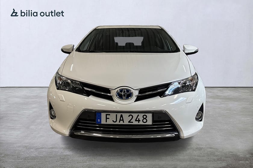 Bild 3 av Toyota Auris Hybrid e-CVT Executive 136hk Backkamera