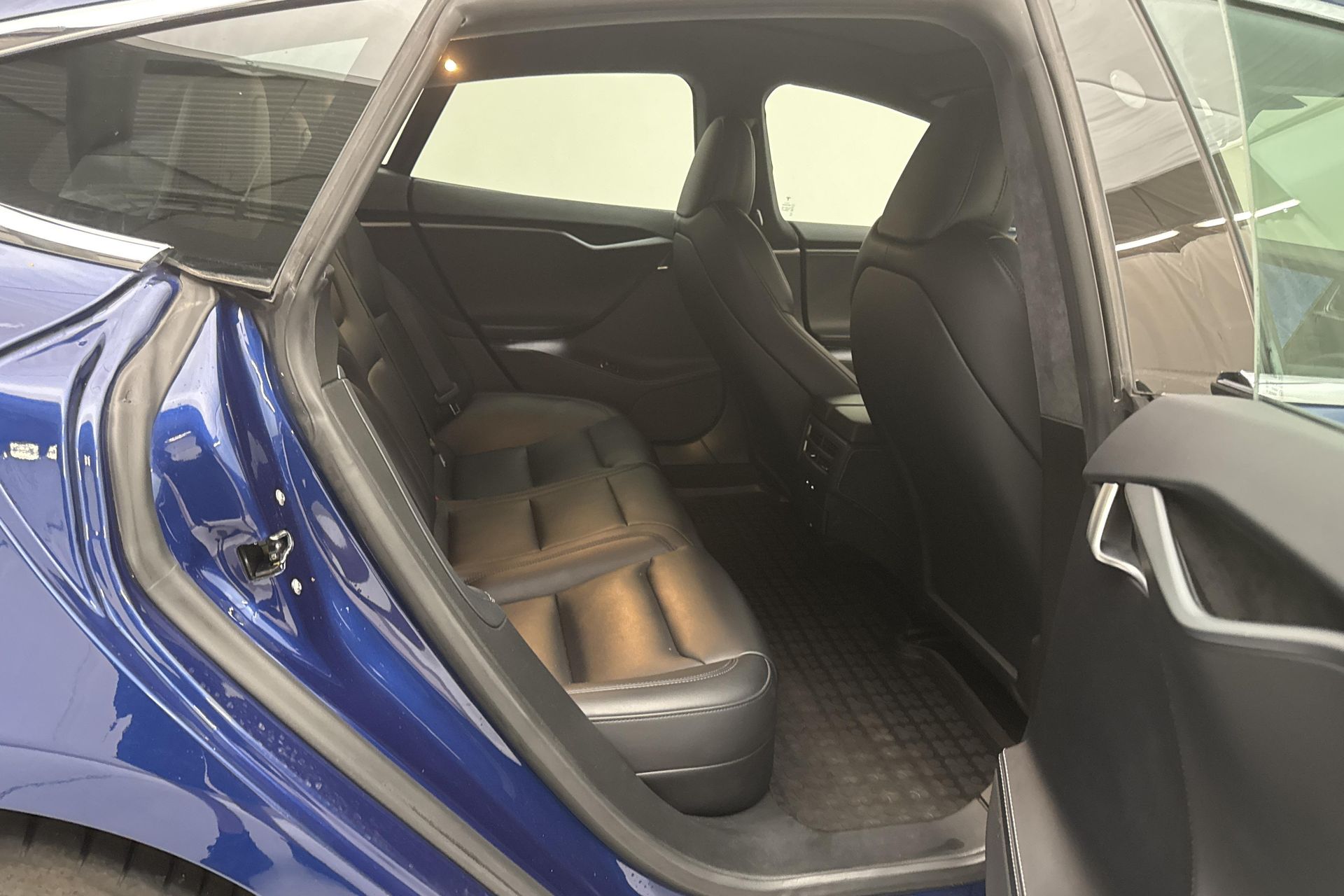 Tesla Model S 2020, kuva 9/10