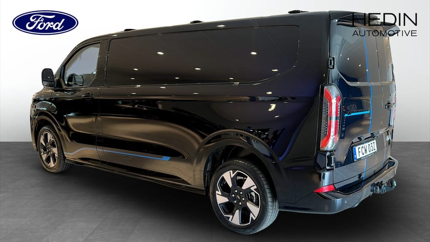 Bild 2 av Ford Transit Custom 82.5 kWh AWD Sport 218HK / 308KM räckvidd/ Lagerbil