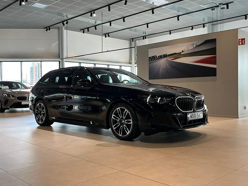 Bild 3 av BMW i5 eDrive40 Touring M Sport Pro D/A Plus H/K Drag